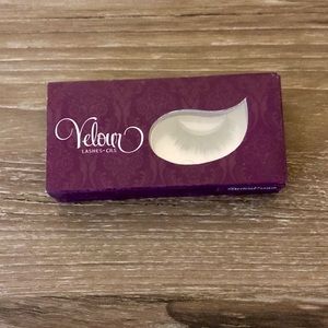 Velour Lashes in Strike a Pose